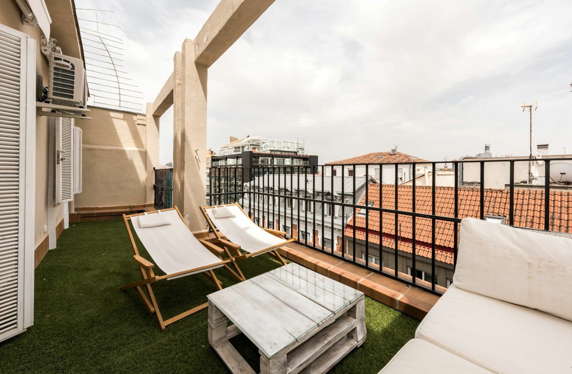 Gran Via Terrace City Center Мадрид Экстерьер фото